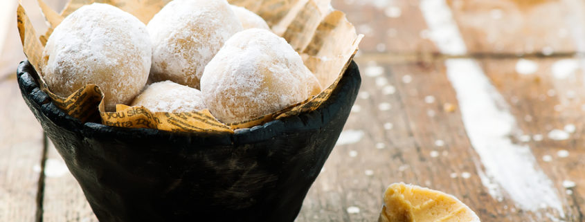 peanut butter protein balls