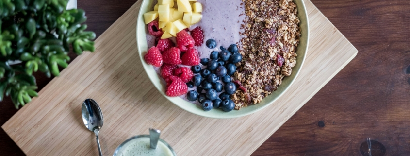 You said very brief Gemini said A superfood smoothie bowl topped with granola, fresh berries, mango, and kiwi.